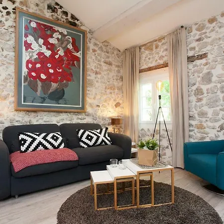 Апартаменты Superbe Loft Vieil Антиб